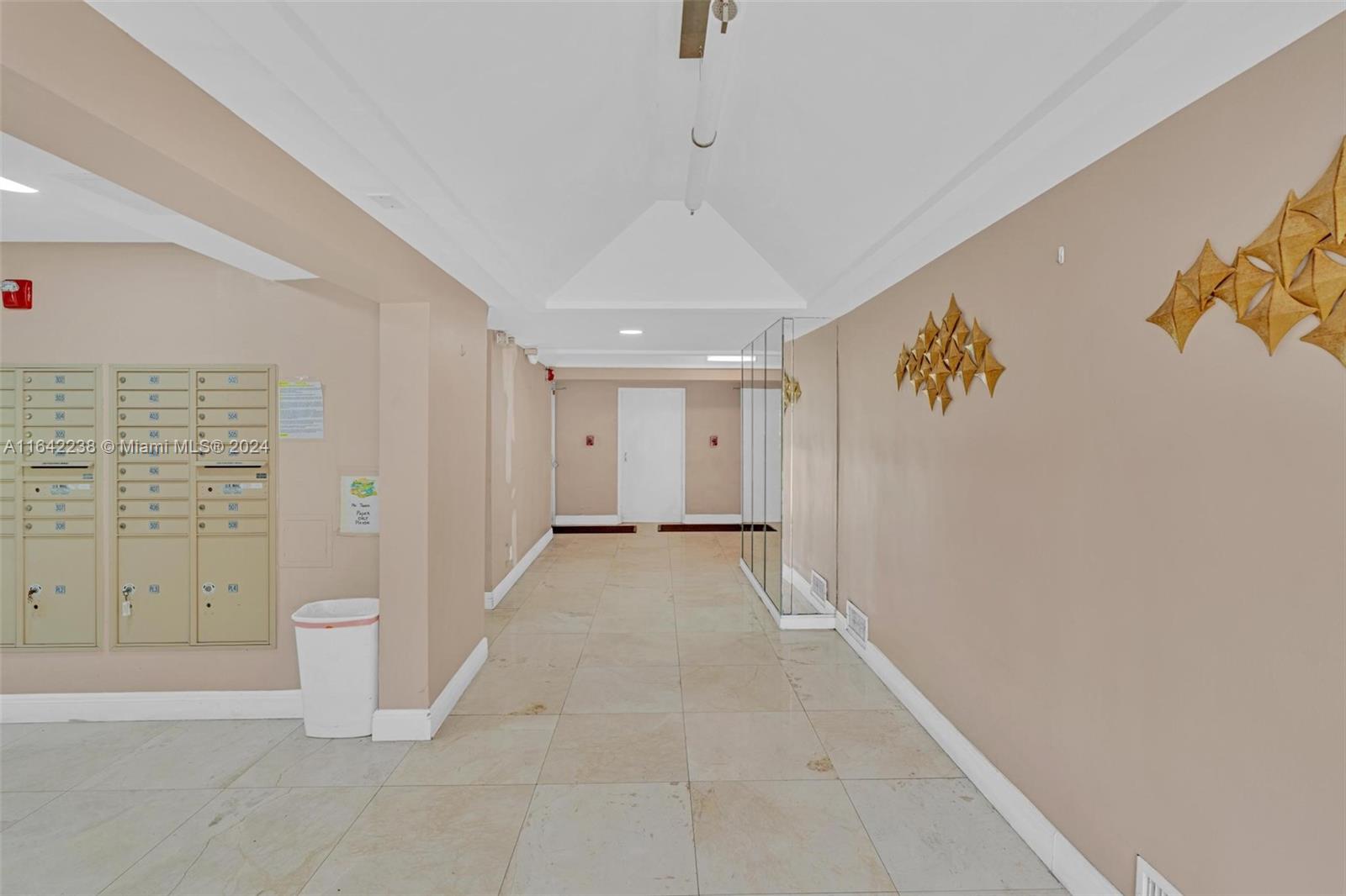 LA CANADIENNE CONDO - Residential