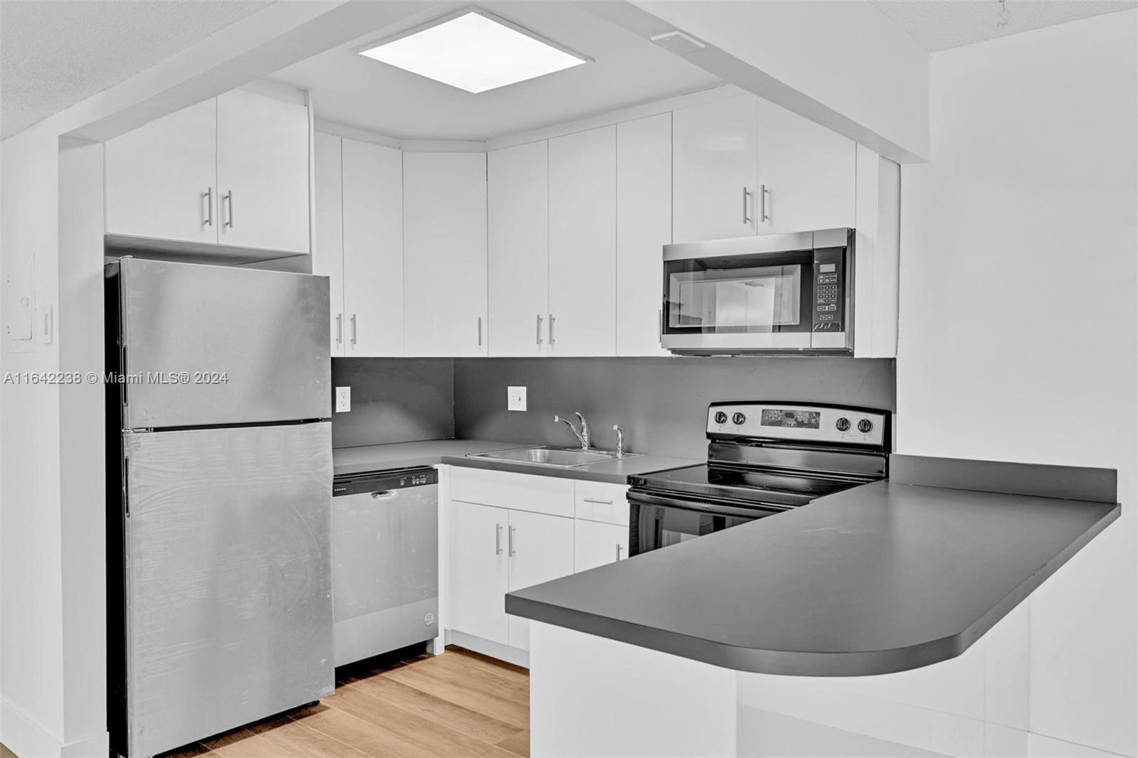 LA CANADIENNE CONDO - Residential