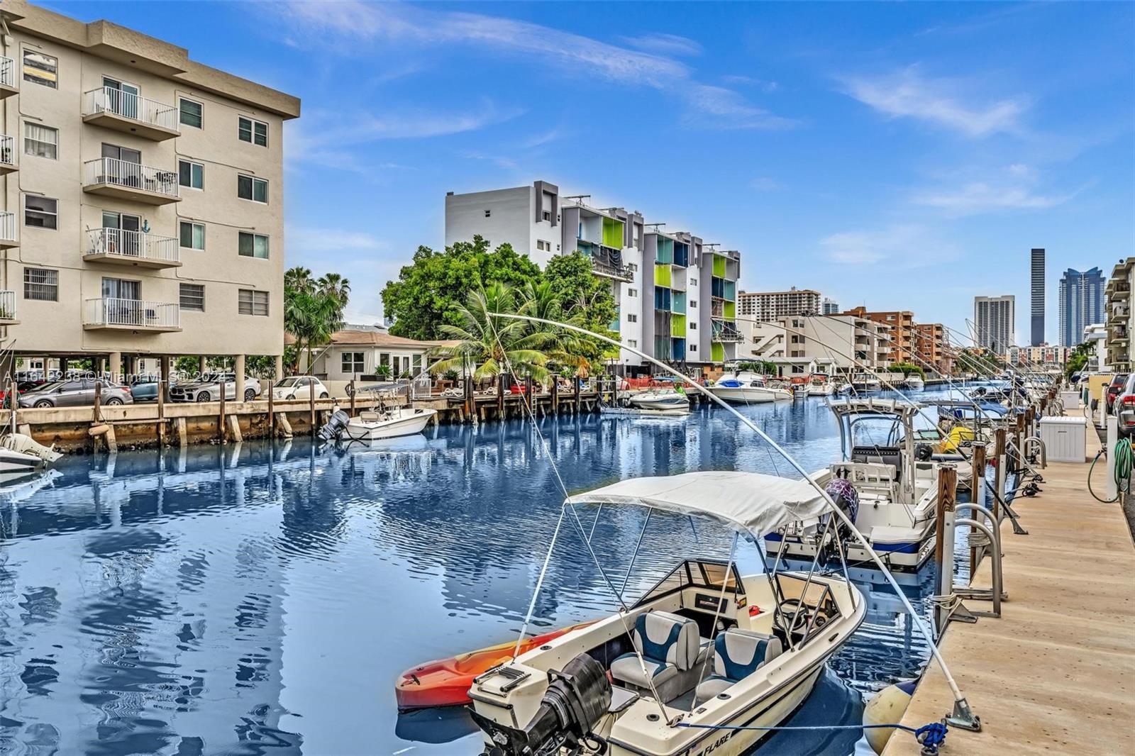 LA CANADIENNE CONDO - Residential