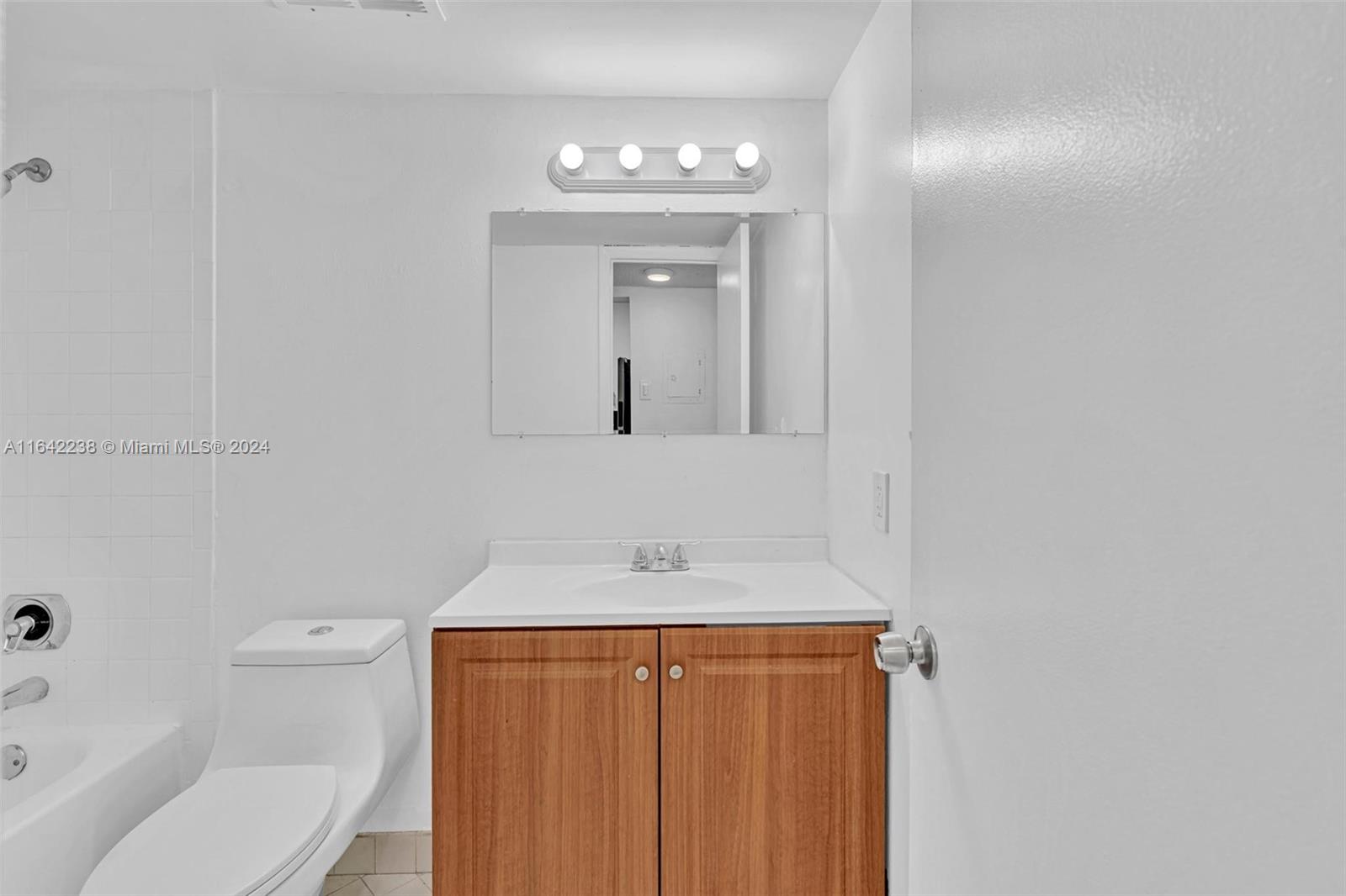 LA CANADIENNE CONDO - Residential