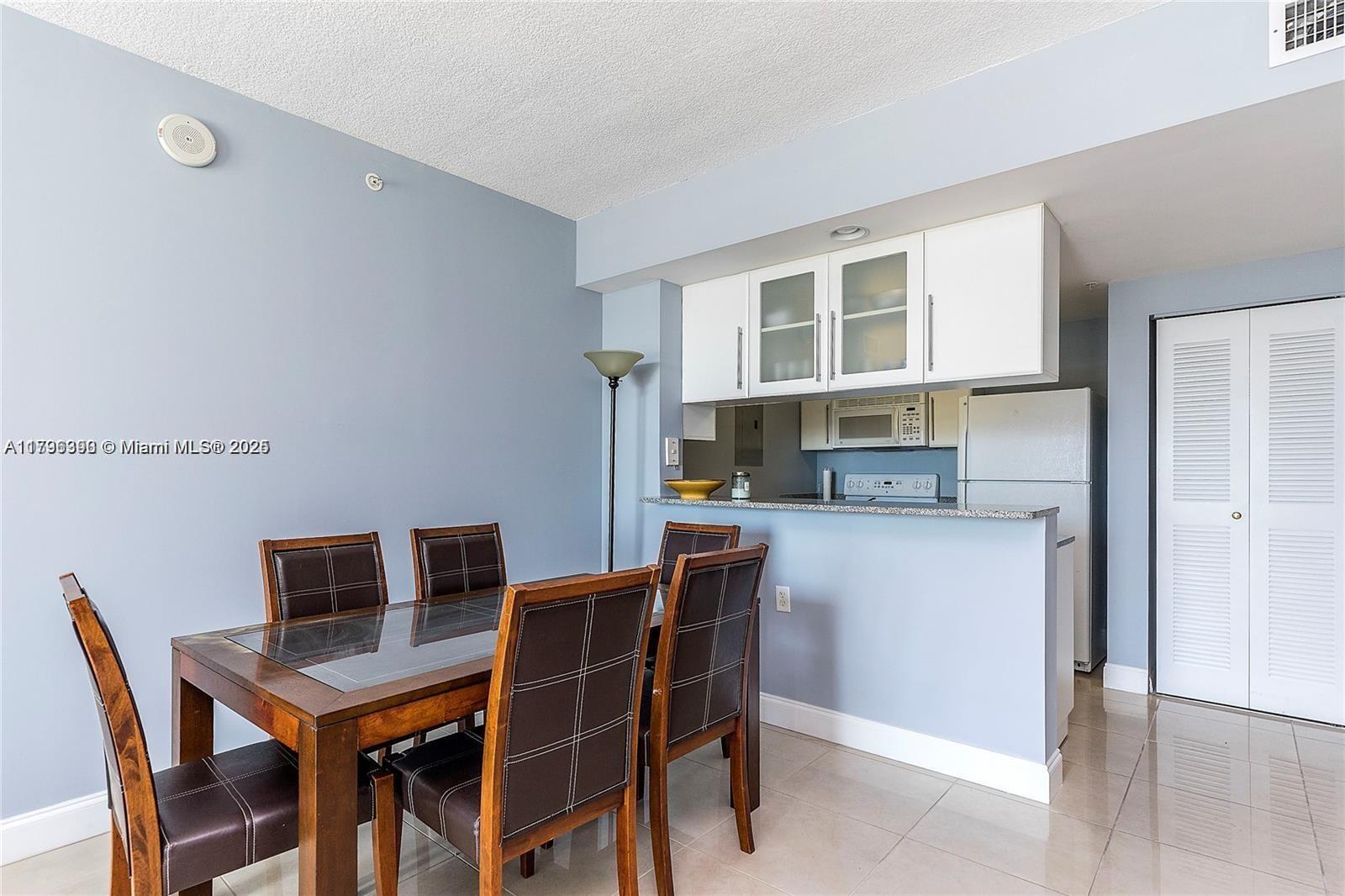 275 NE 18th St 1103