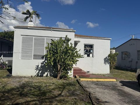 1911 Taylor St Hollywood FL 33020