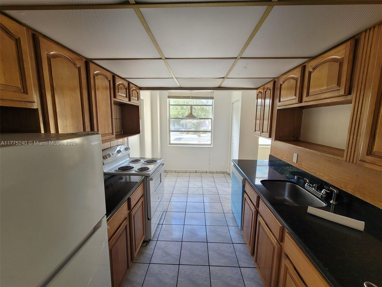 Rental Property at 16400 Ne 17th Ave 206, North Miami Beach, Miami-Dade County, Florida - Bedrooms: 2 
Bathrooms: 2  - $2,100 MO.