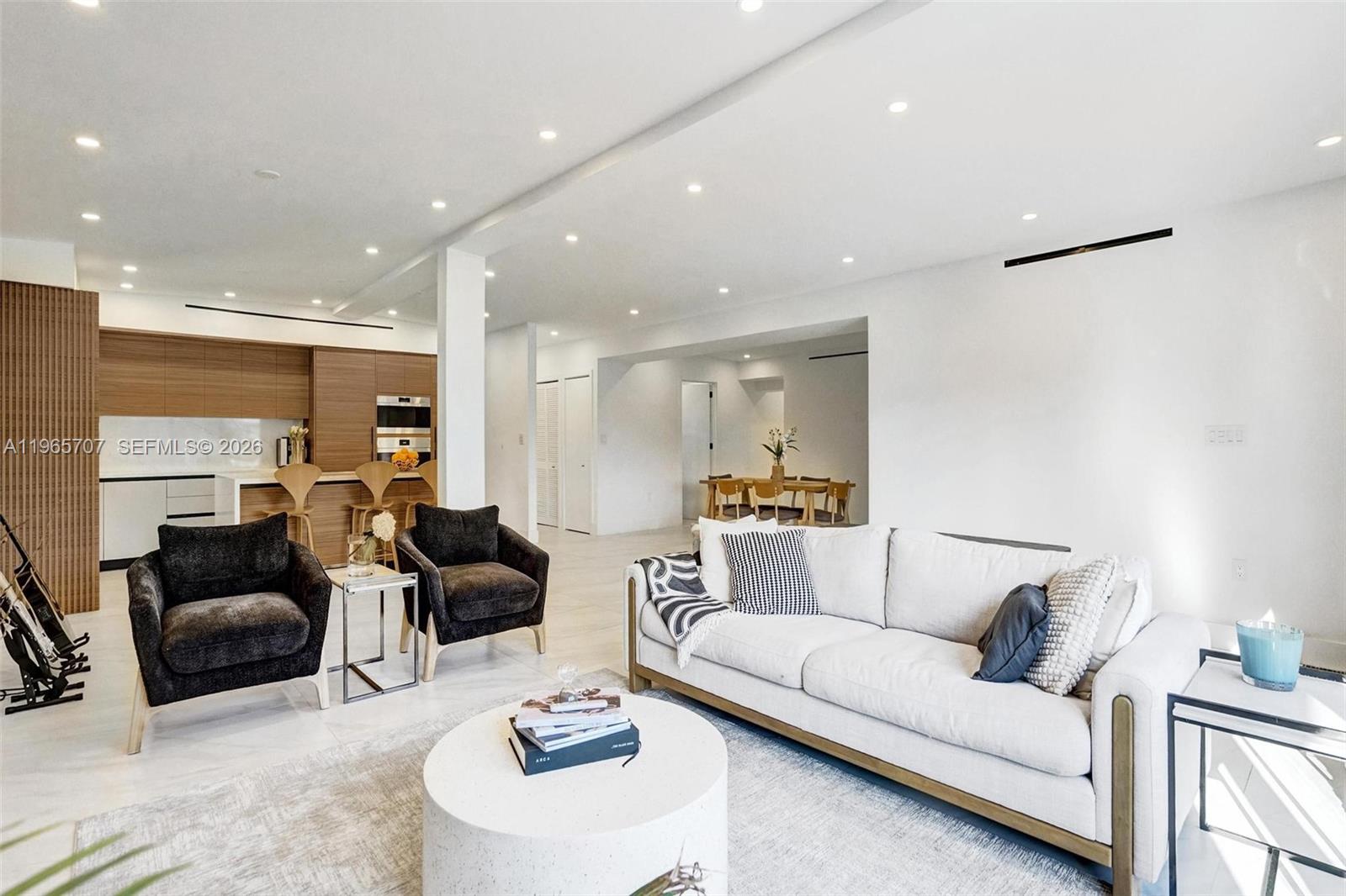 SKY LAKE - Residential