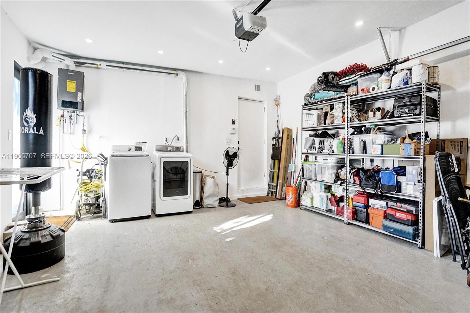 SKY LAKE - Residential