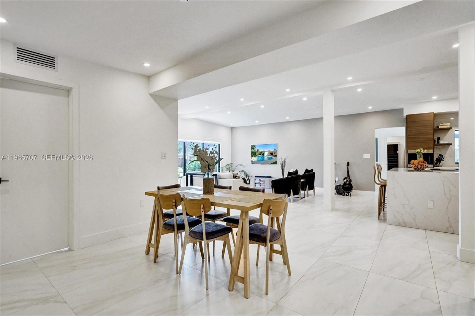 SKY LAKE - Residential