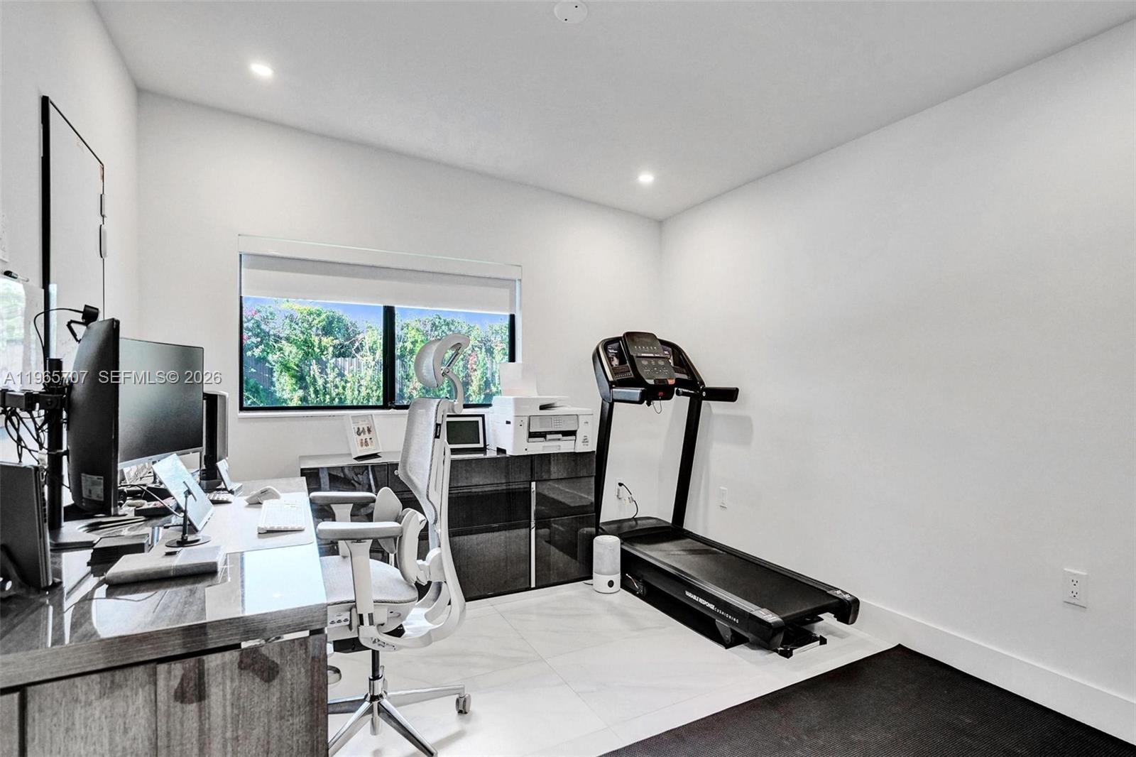 SKY LAKE - Residential