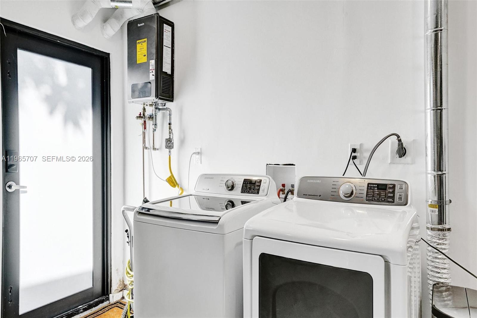 SKY LAKE - Residential