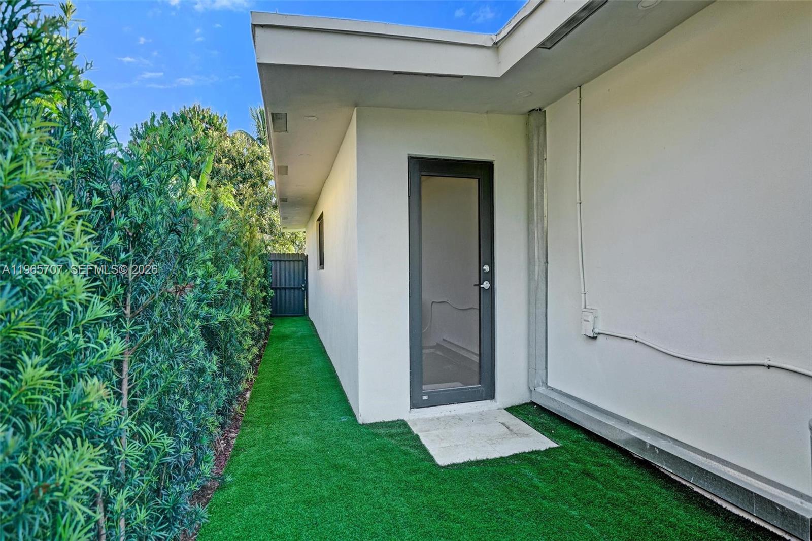 SKY LAKE - Residential