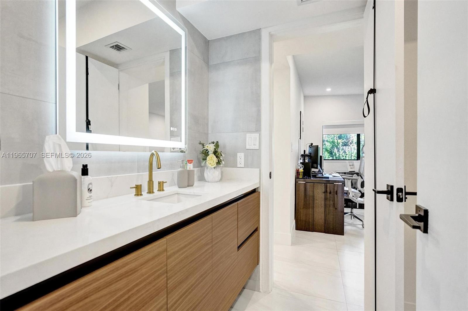 SKY LAKE - Residential