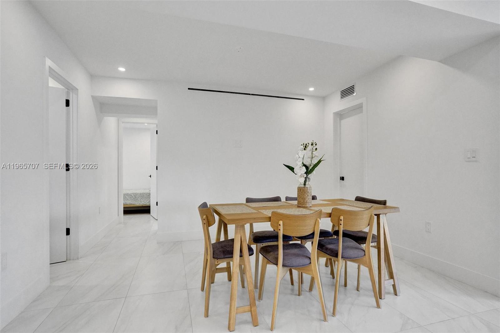 SKY LAKE - Residential