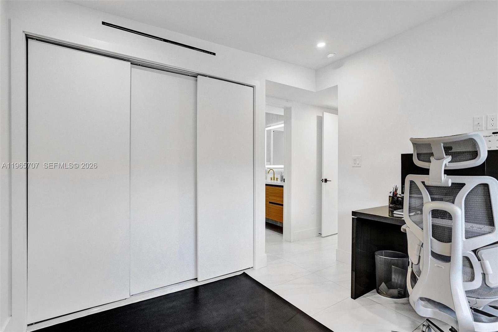 SKY LAKE - Residential