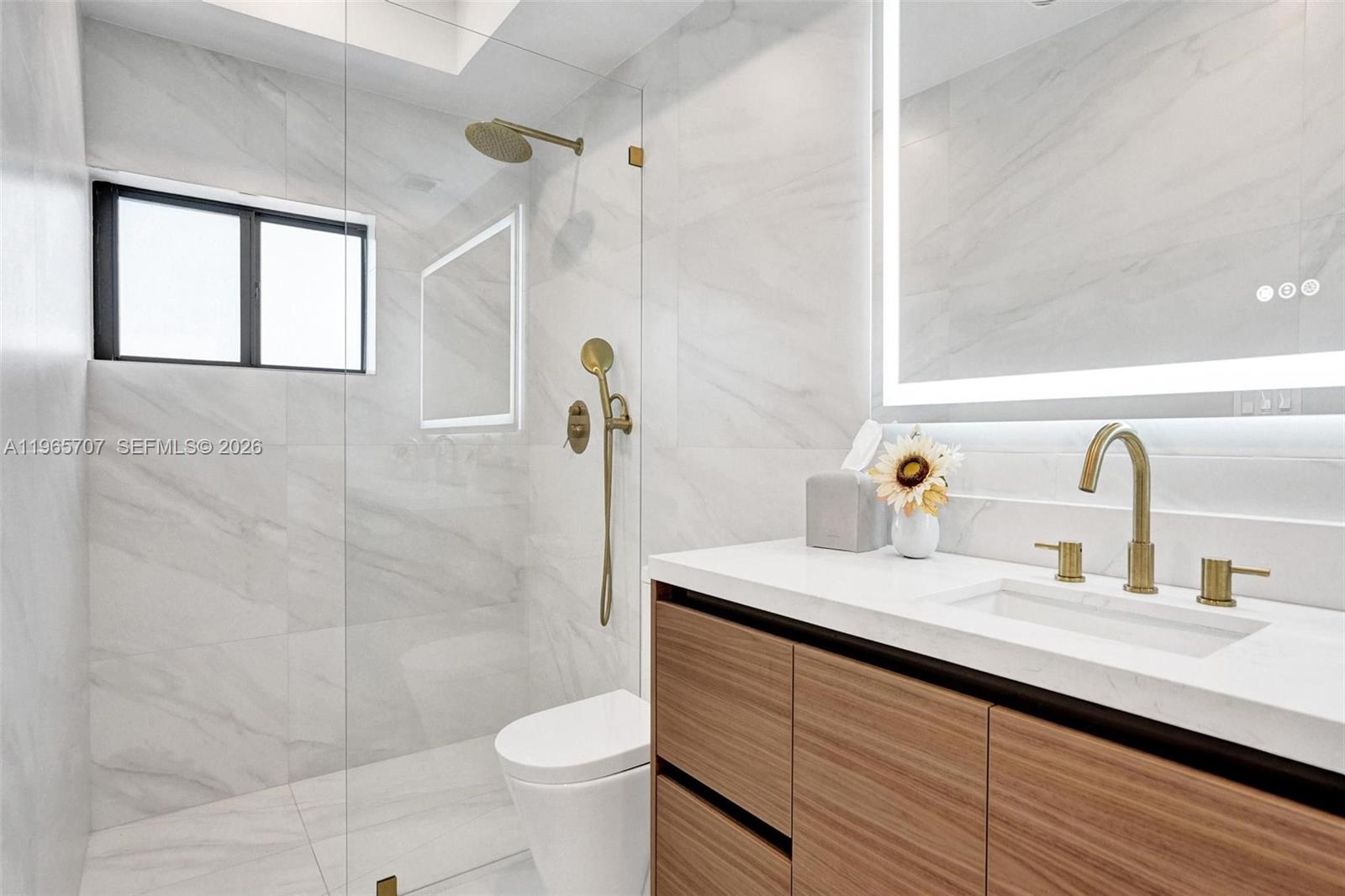 SKY LAKE - Residential