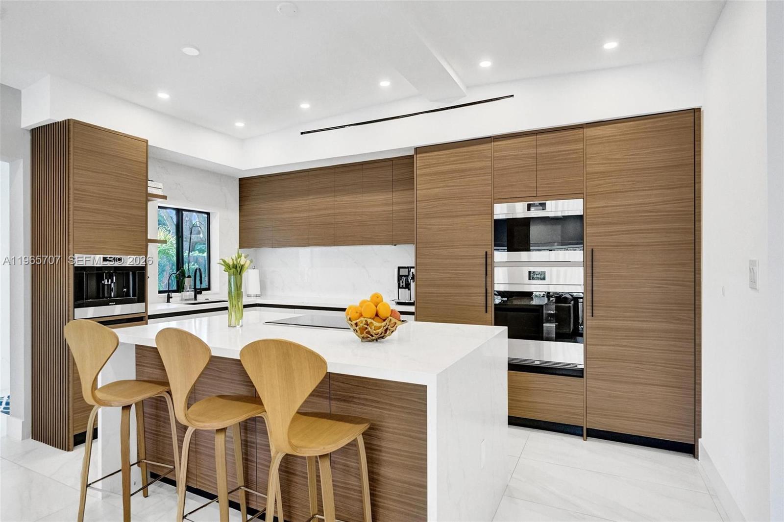 SKY LAKE - Residential