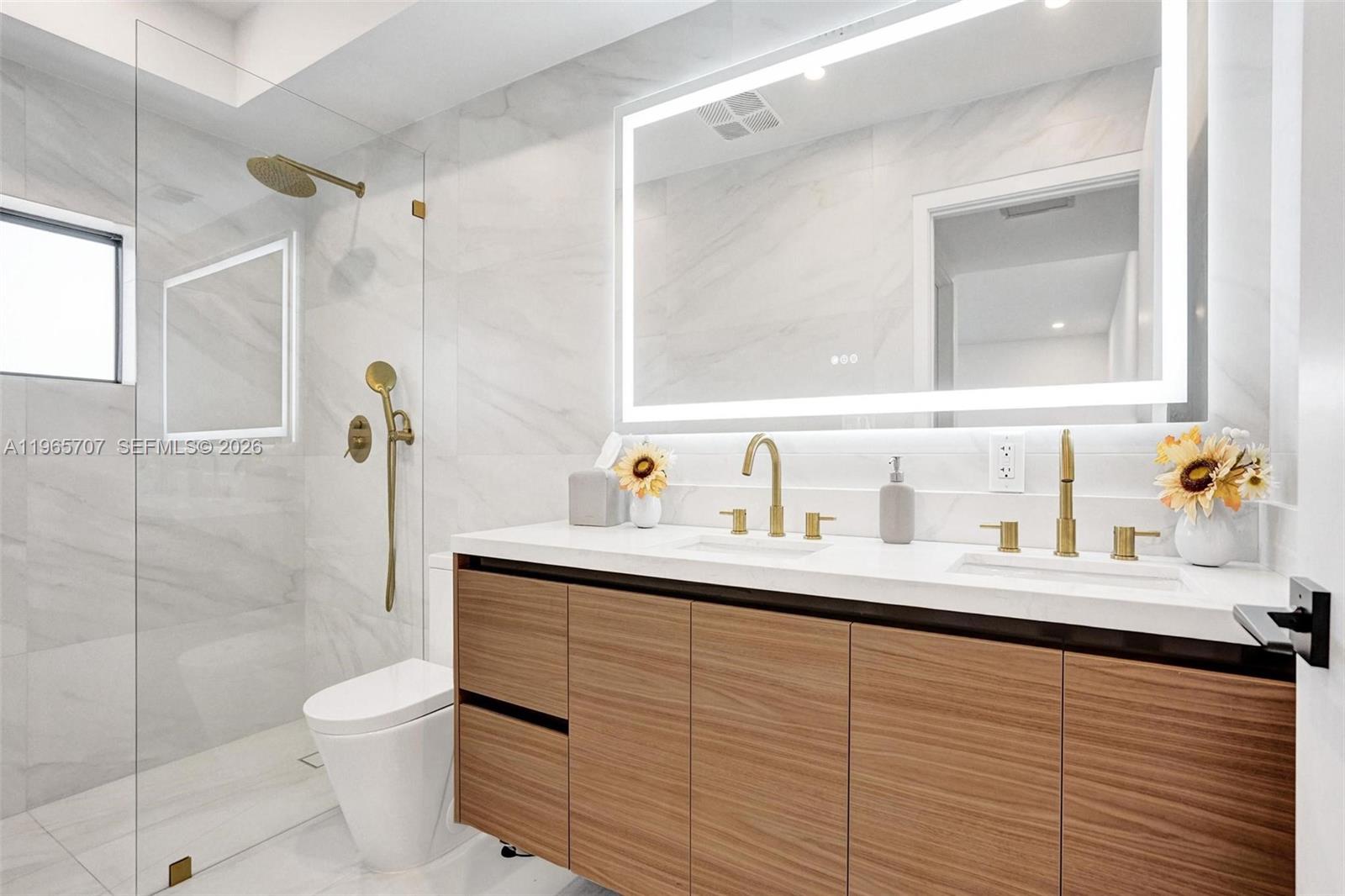 SKY LAKE - Residential