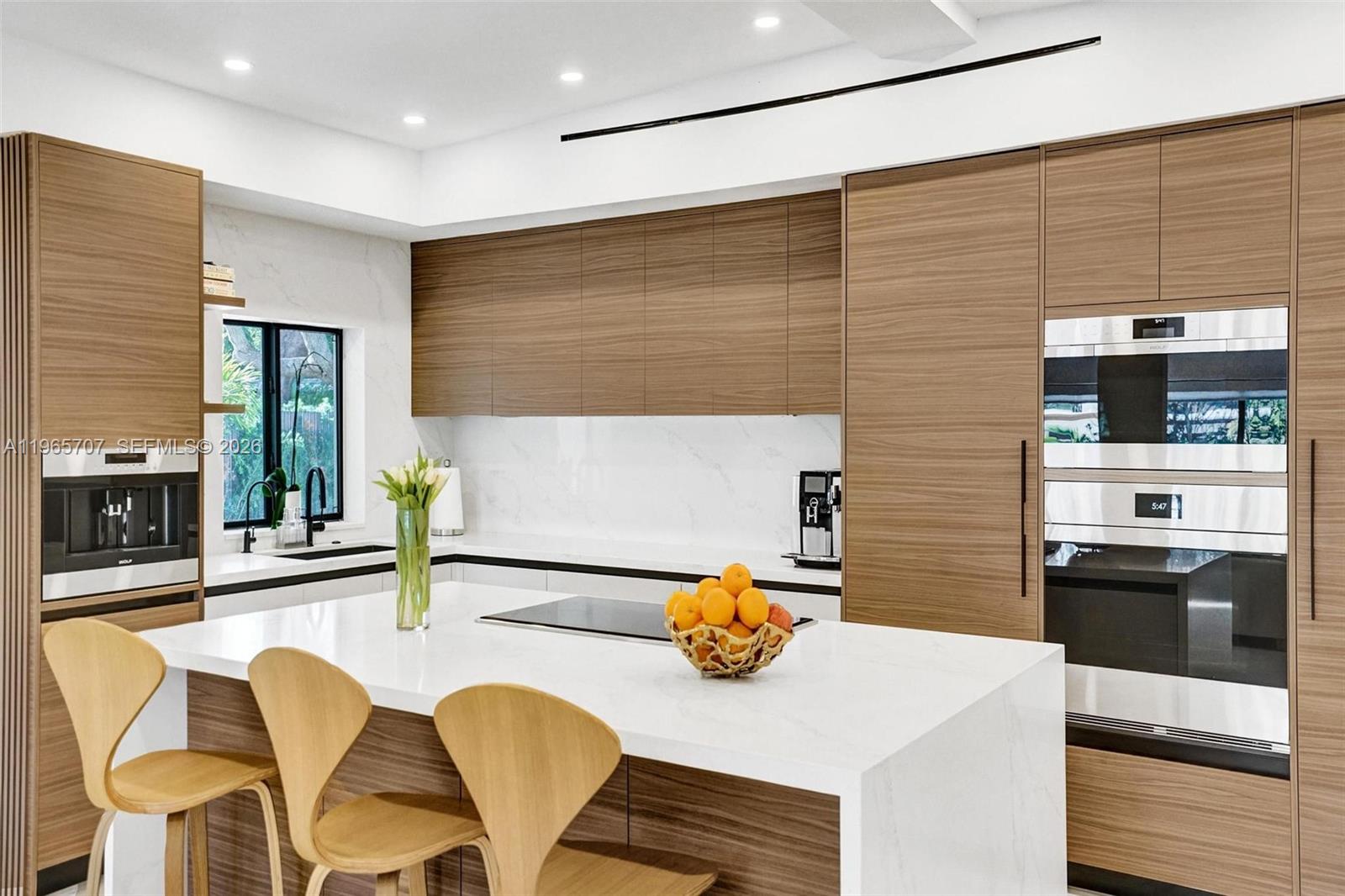 SKY LAKE - Residential