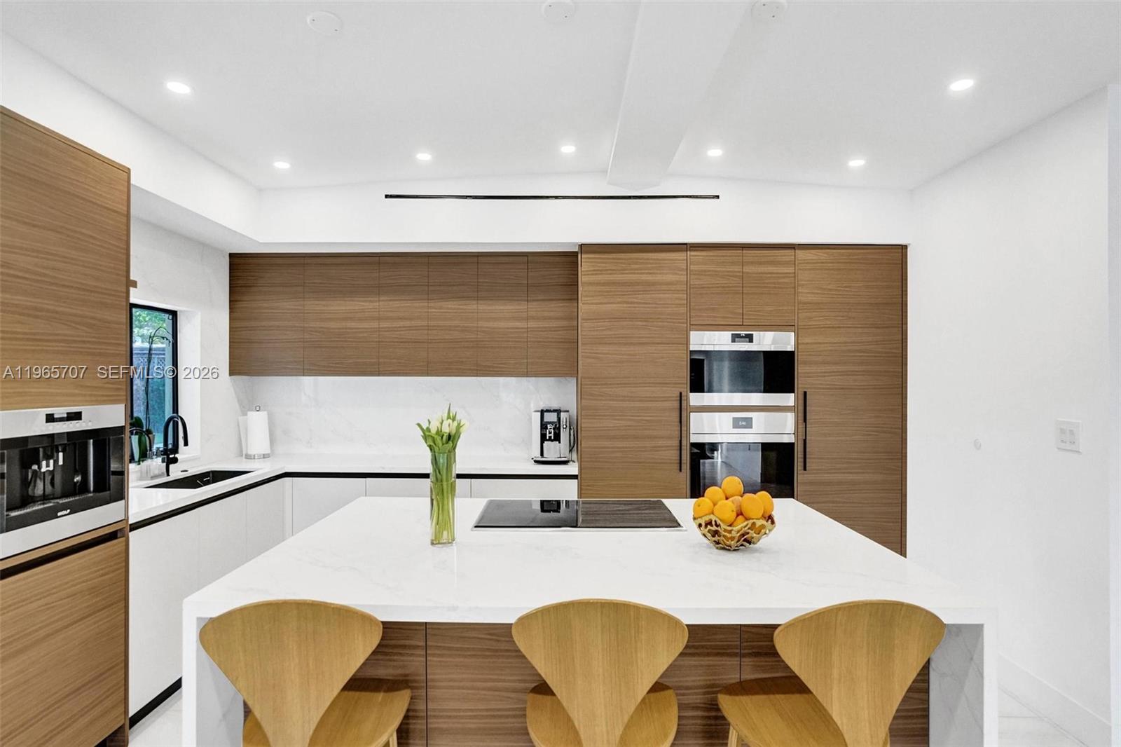 SKY LAKE - Residential