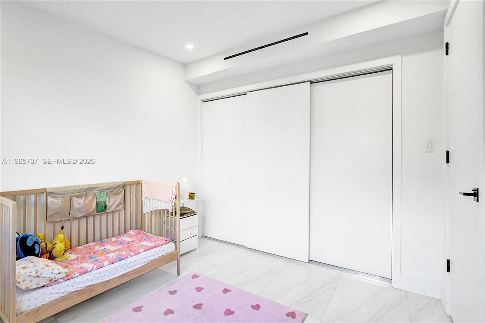 SKY LAKE - Residential