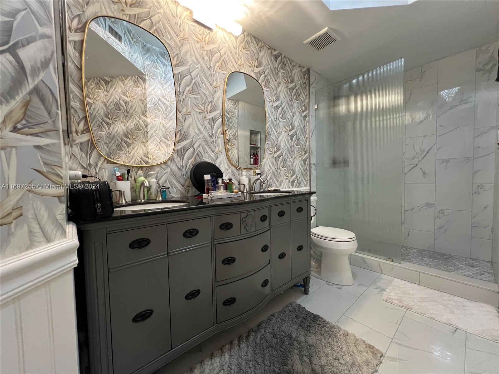 VIZCAYA LAKES CONDO - Residential
