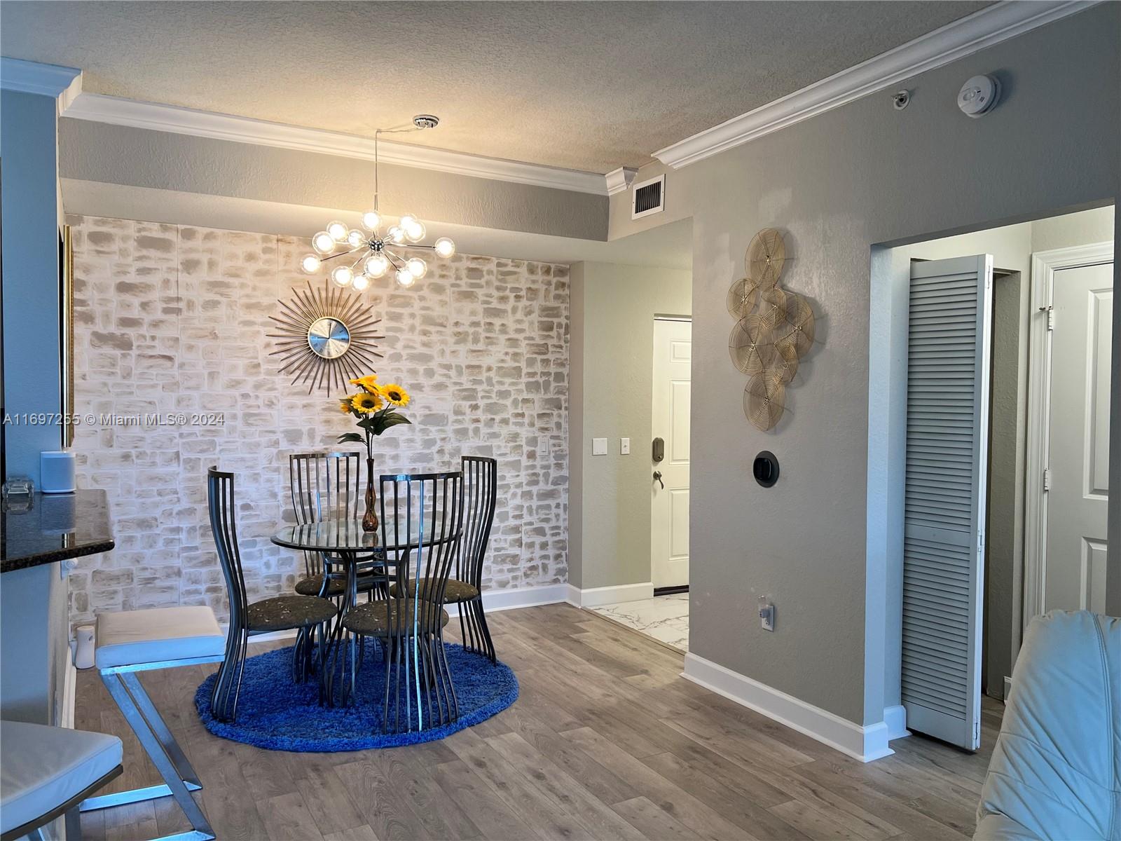 VIZCAYA LAKES CONDO - Residential