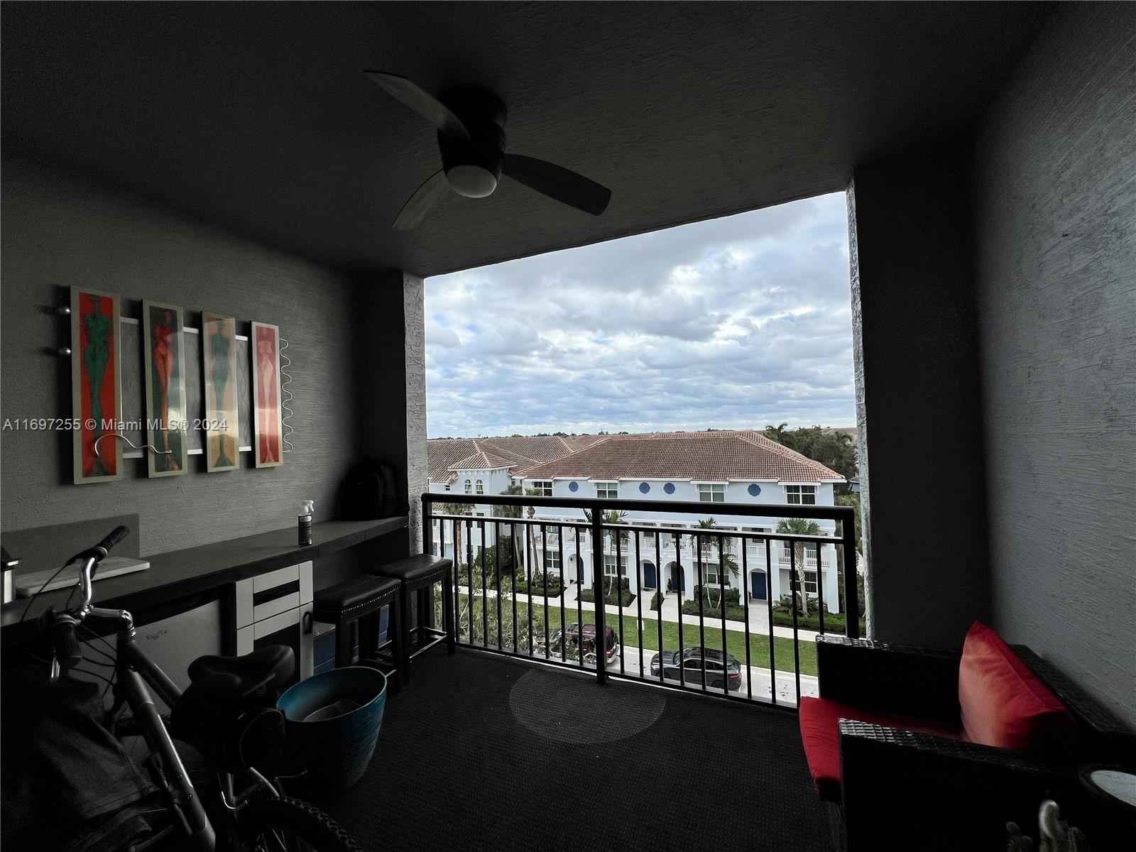 VIZCAYA LAKES CONDO - Residential