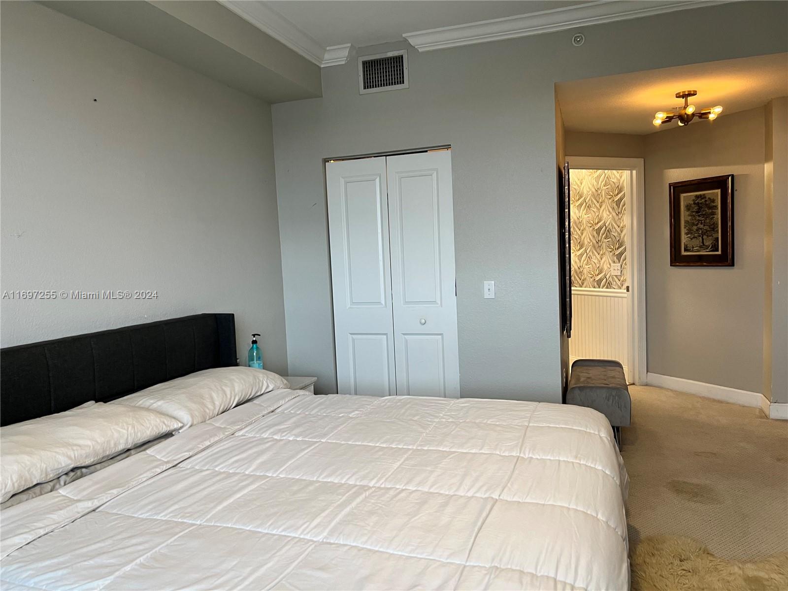 VIZCAYA LAKES CONDO - Residential