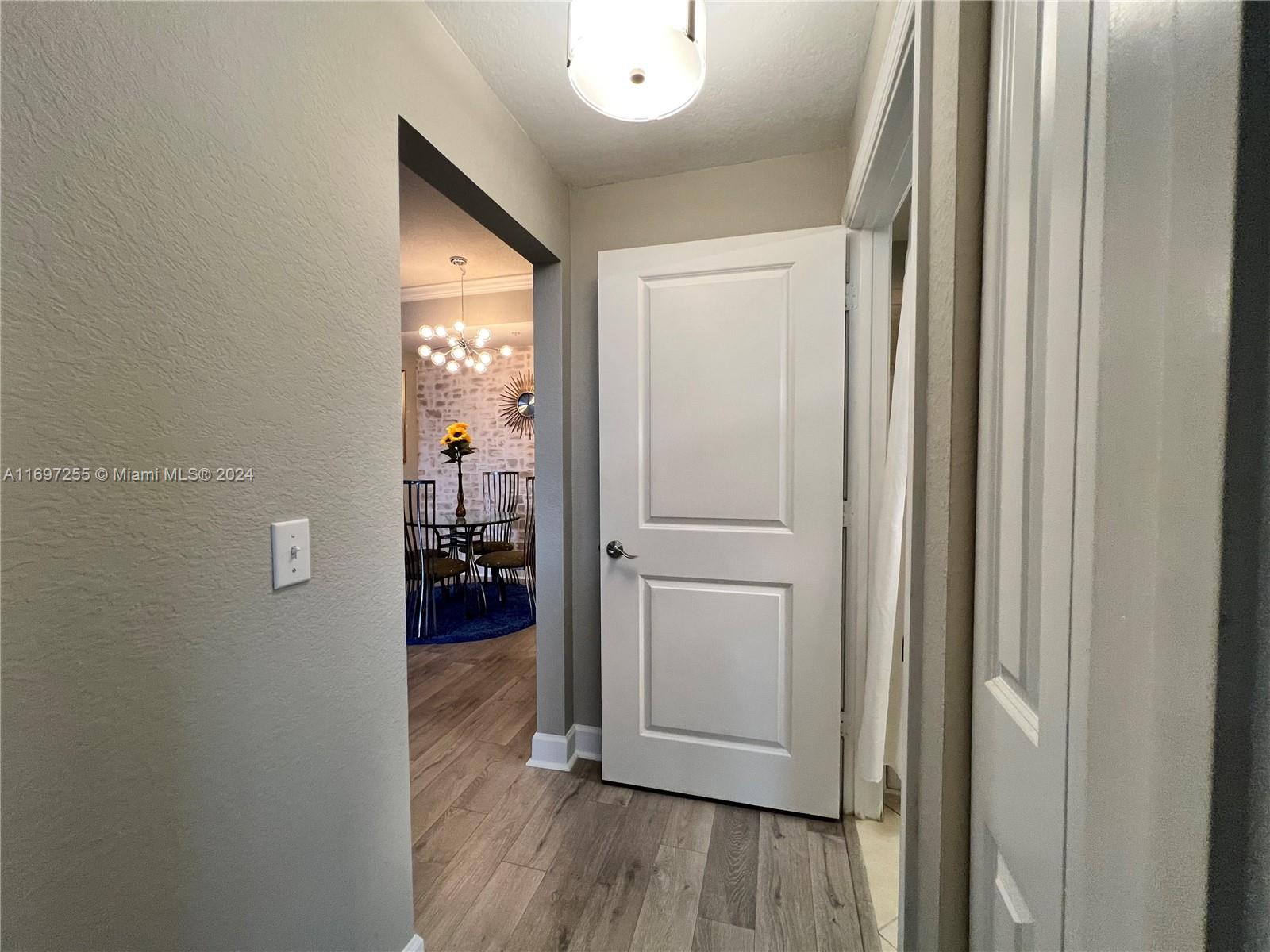 VIZCAYA LAKES CONDO - Residential