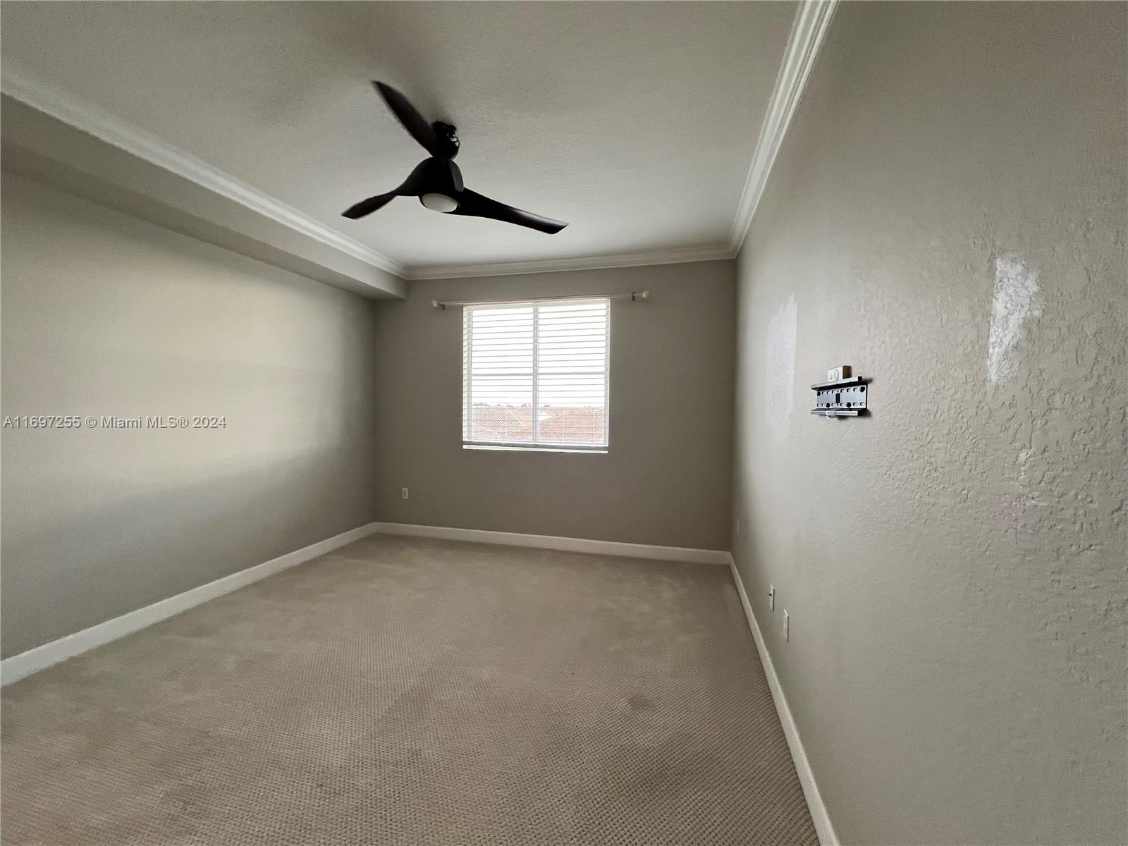 VIZCAYA LAKES CONDO - Residential