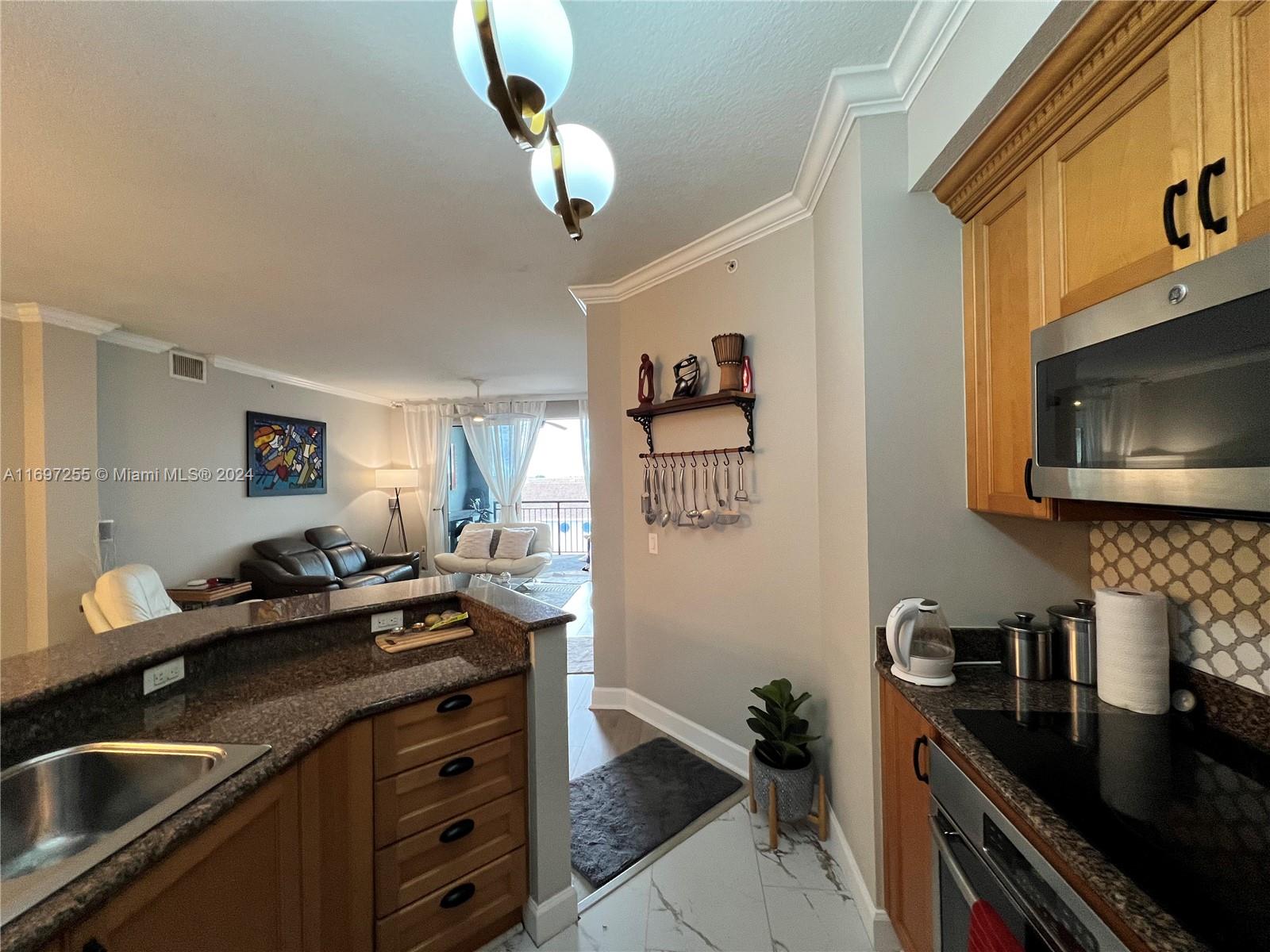 VIZCAYA LAKES CONDO - Residential