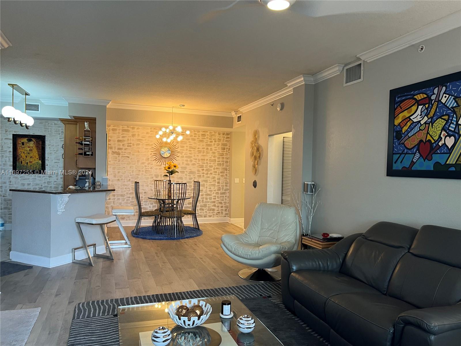 VIZCAYA LAKES CONDO - Residential