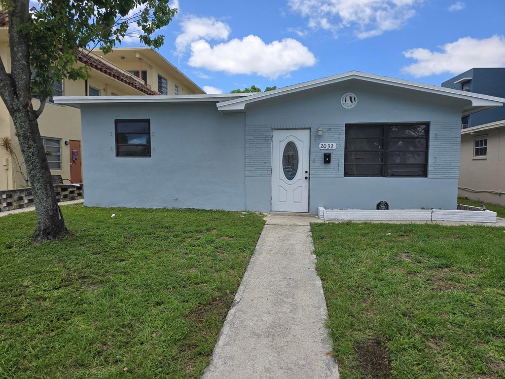 Photo of 2032 Fillmore Street, Hollywood, FL 33020 (MLS # B26038187)