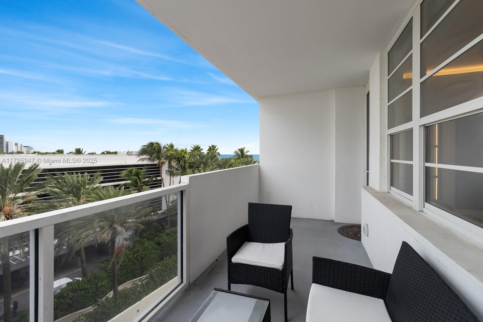 Rental Property at 100 Lincoln Rd 543, Miami Beach, Miami-Dade County, Florida - Bedrooms: 1 
Bathrooms: 1  - $3,100 MO.