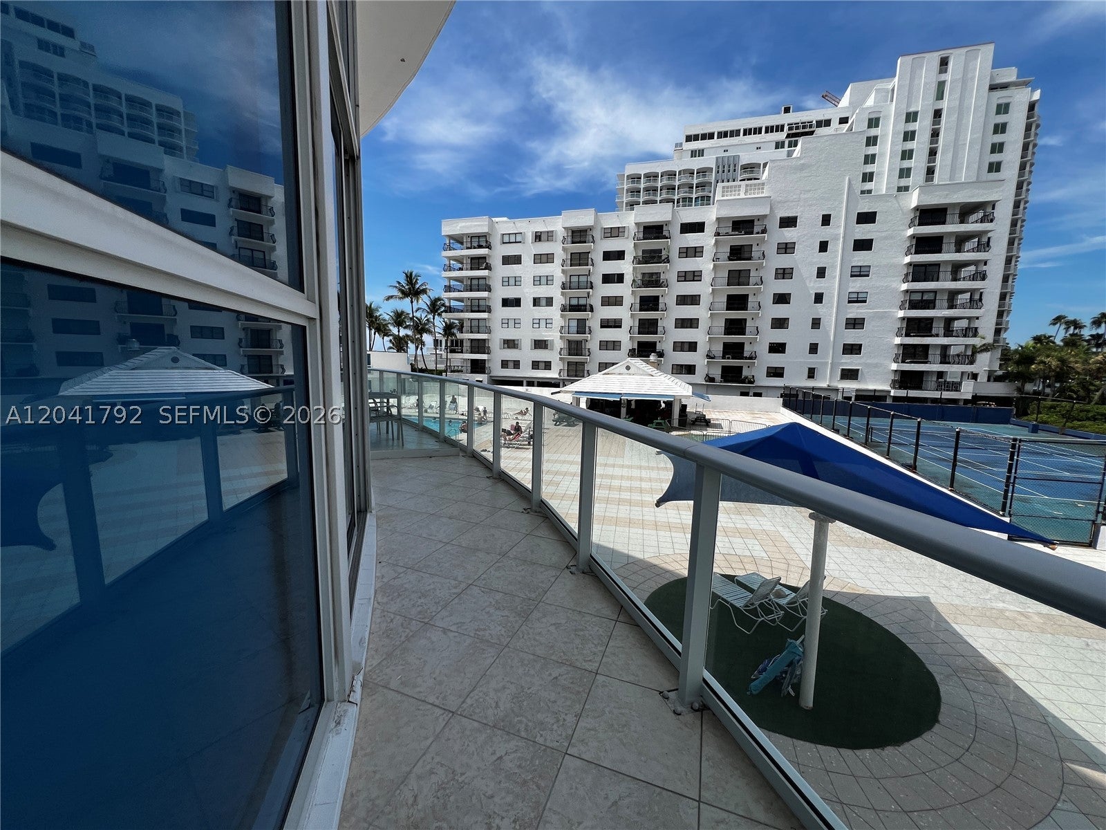 5445 Collins Ave L3