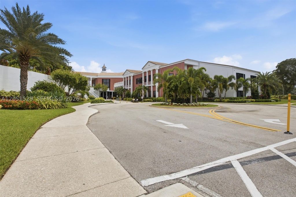Photo of 186 Ventnor L #L, Deerfield Beach, FL 33442 (MLS # A12051529)