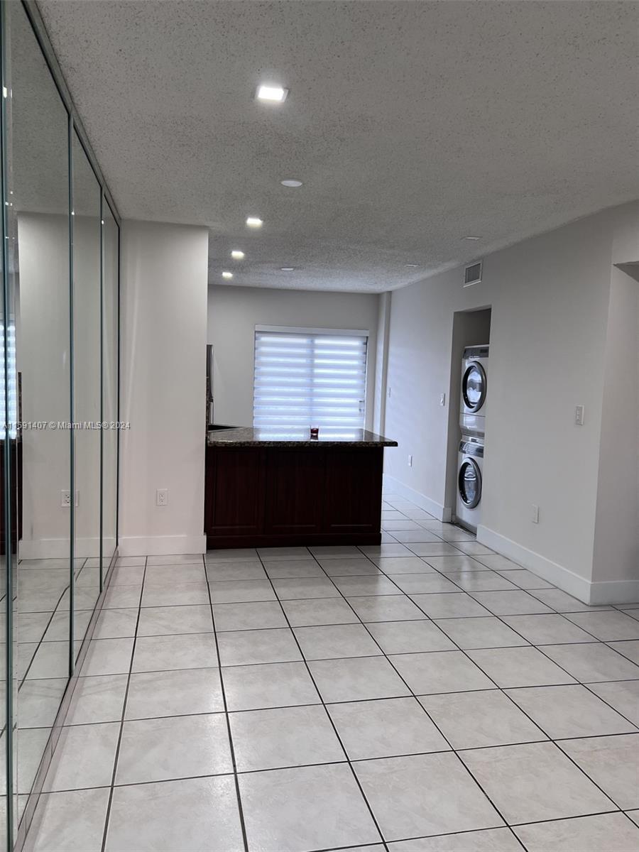 Rental Property at 5480 W 21st Ct 404, Hialeah, Miami-Dade County, Florida - Bedrooms: 2 
Bathrooms: 2  - $2,300 MO.