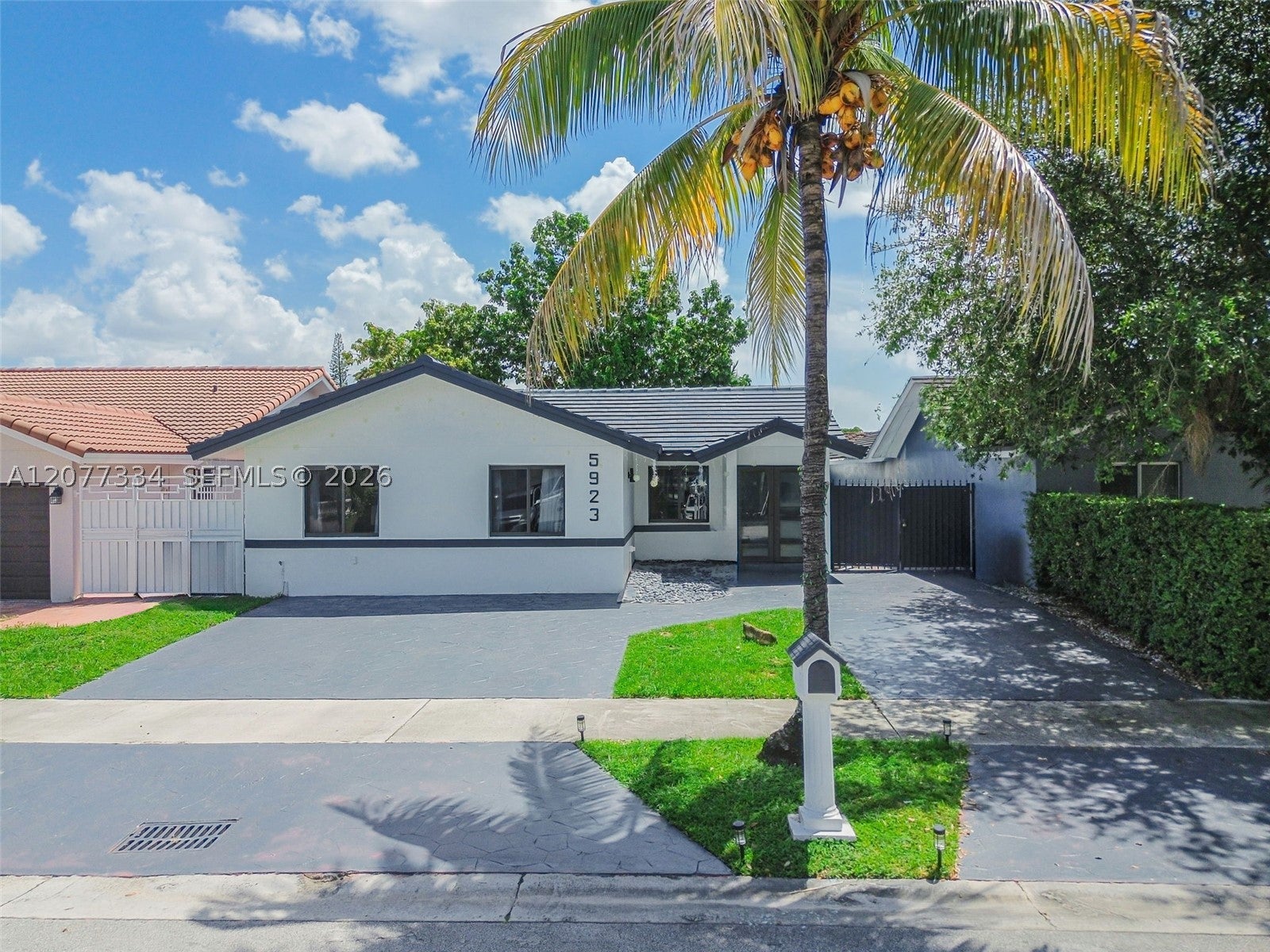5923 SW 147th Pl
