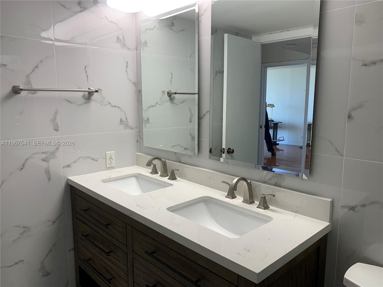 THE PALM BAY YACHT CLUB C - Residential