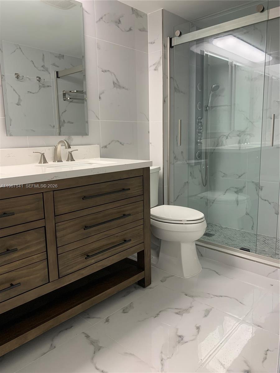 THE PALM BAY YACHT CLUB C - Residential