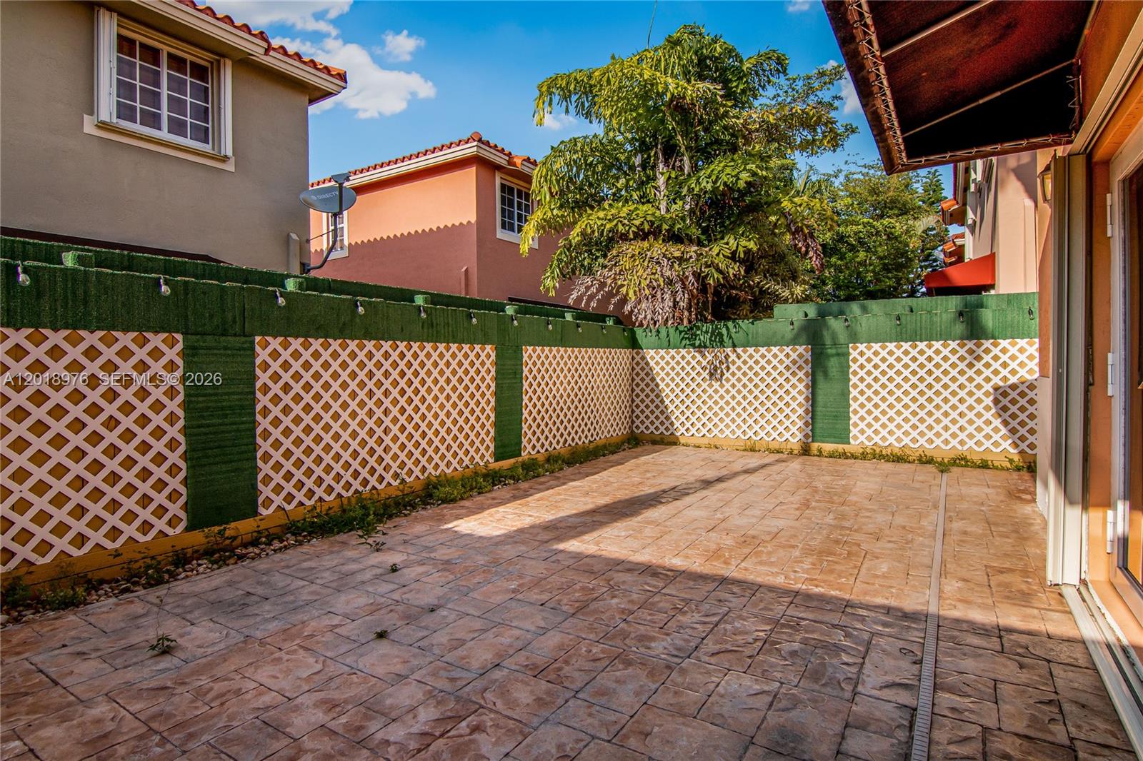 VILLAS OF BARCELONA - Residential