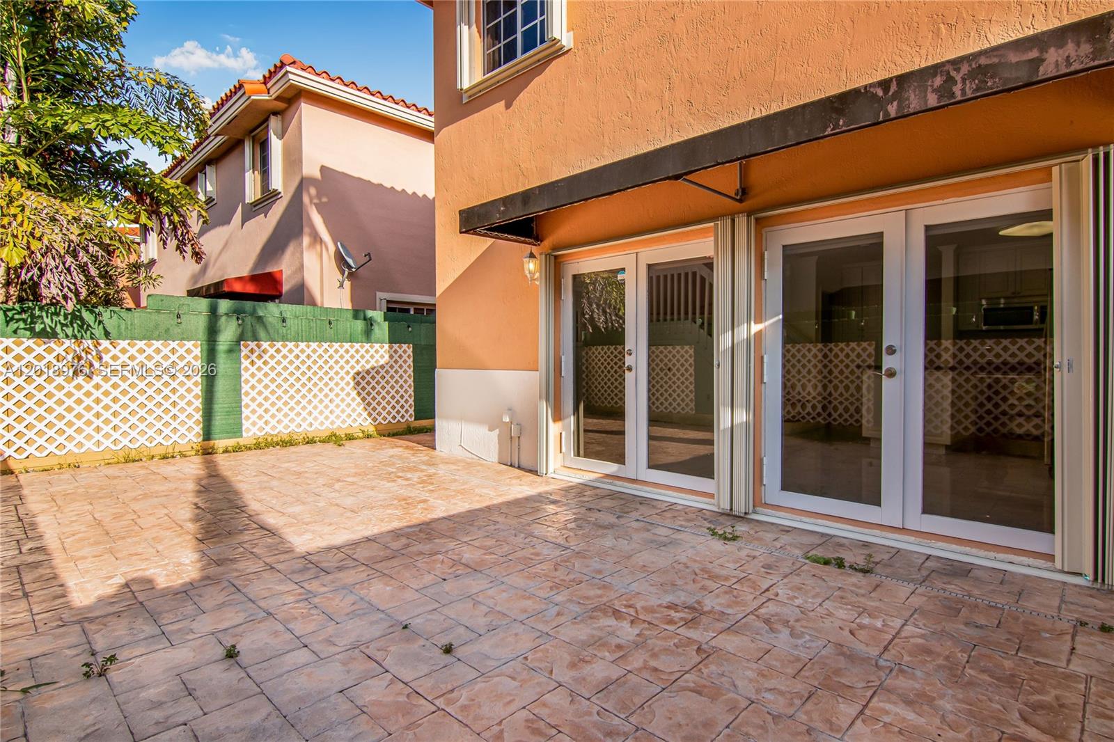 VILLAS OF BARCELONA - Residential