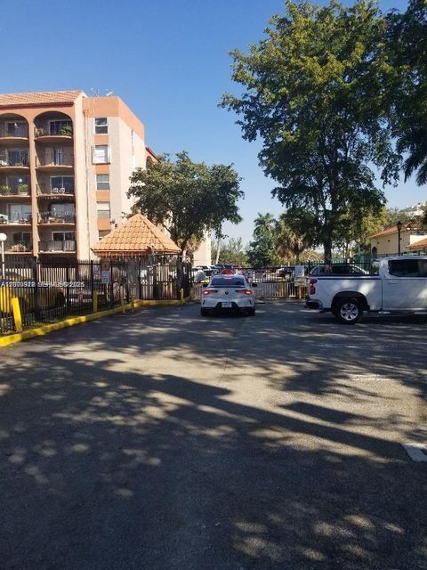 5201 NW 7th St 609W Miami FL 33126