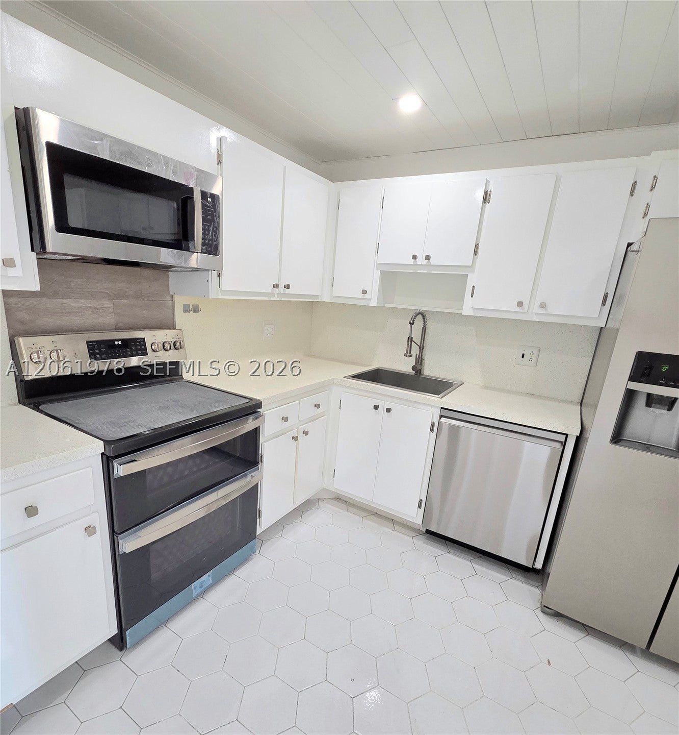 4030 W Palm Aire Dr 407