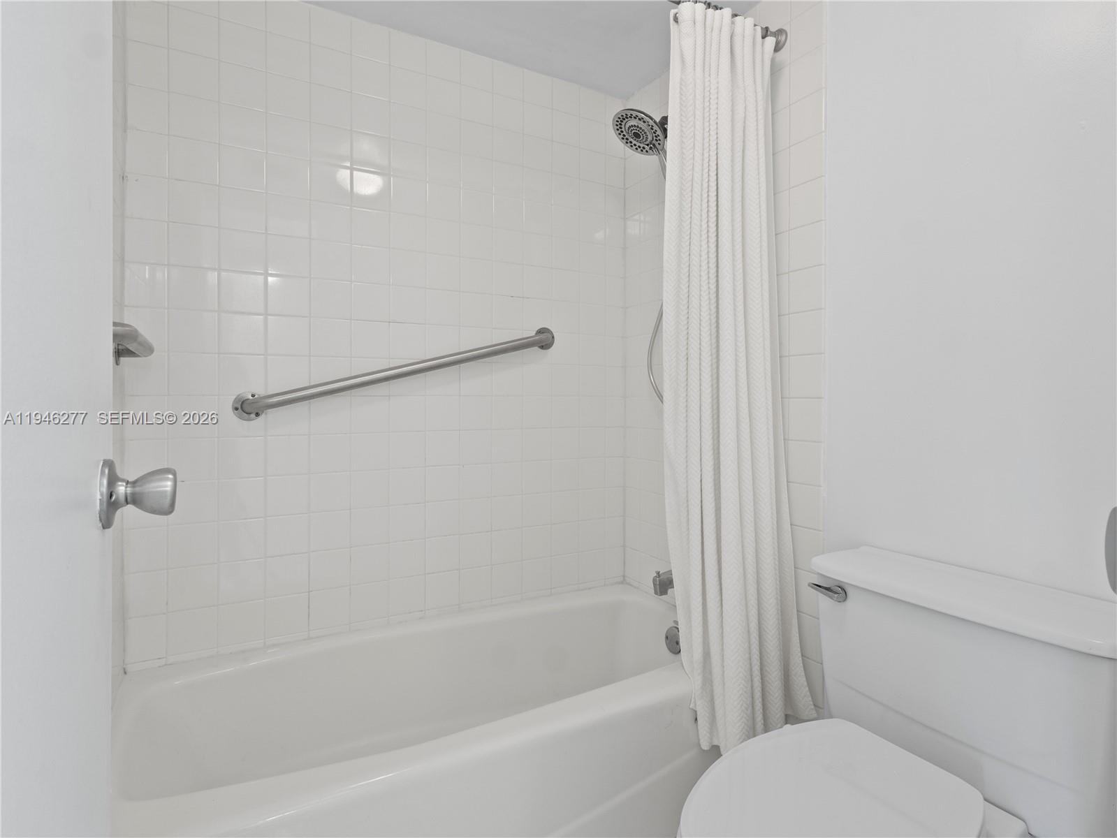 THE PALMS OF KEY BISCAYNE - Residential