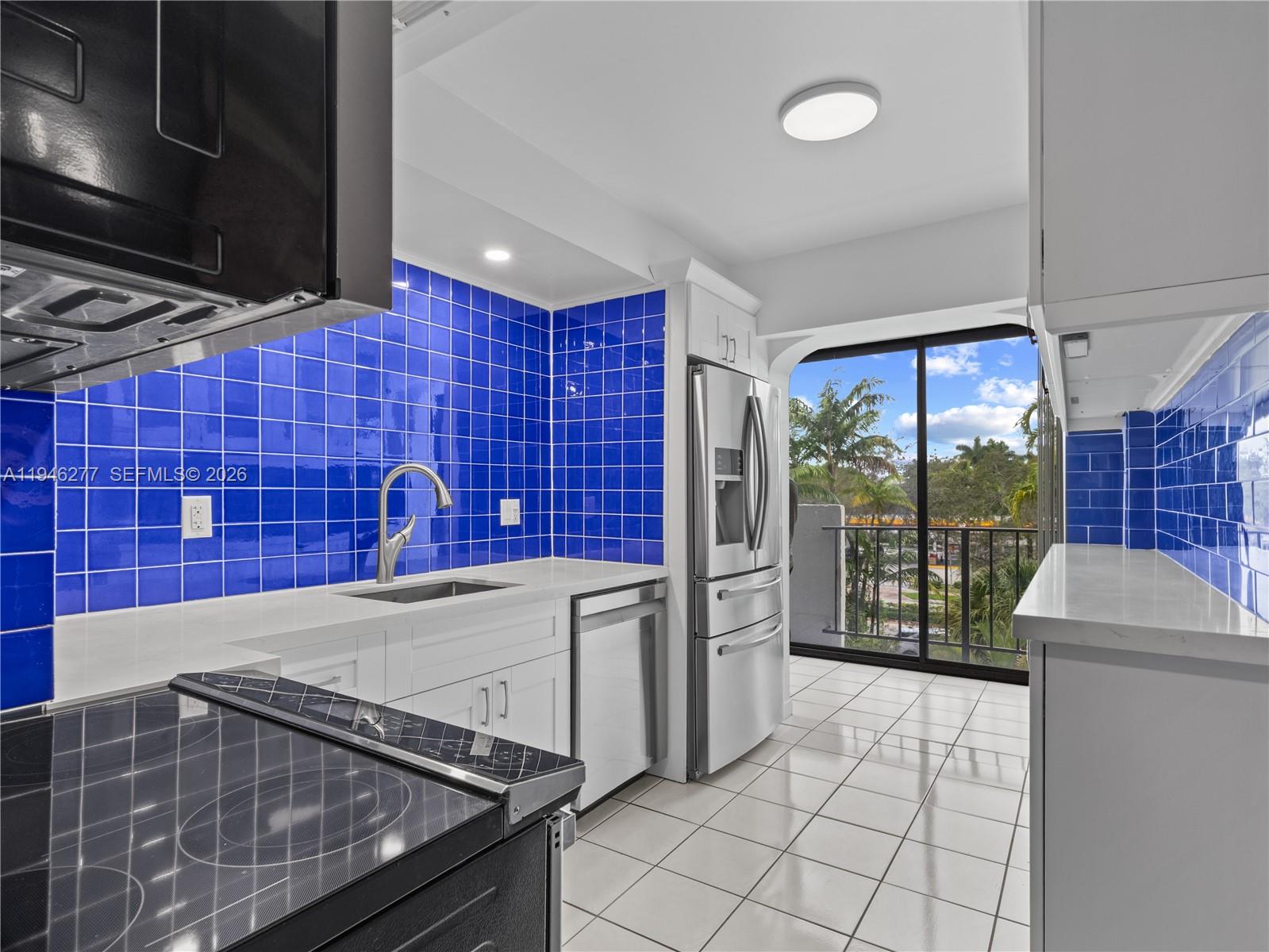 THE PALMS OF KEY BISCAYNE - Residential