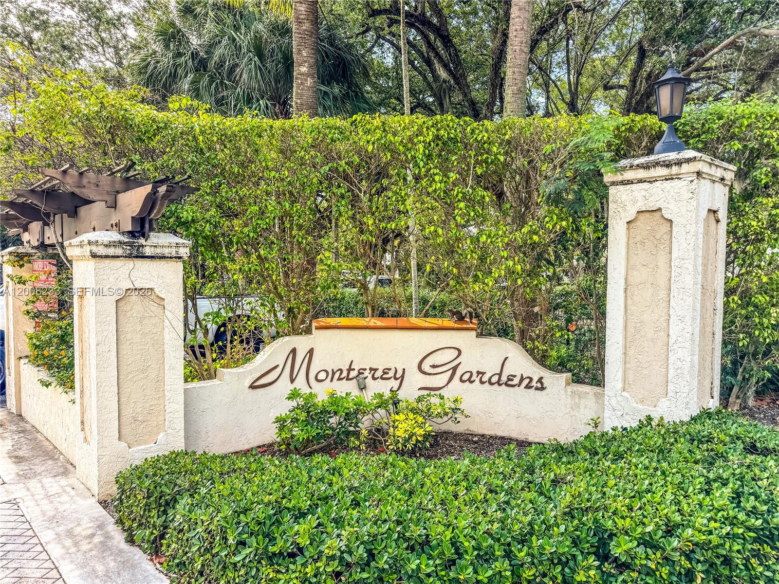 MONTEREY GARDENS OF PINEC - Residential