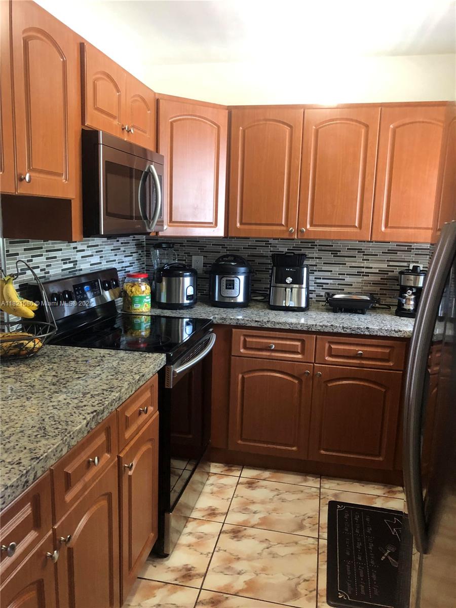 16700 Nw 55th Ave 12, Miami Gardens, Broward County, Florida - 2 Bedrooms  
2 Bathrooms - 