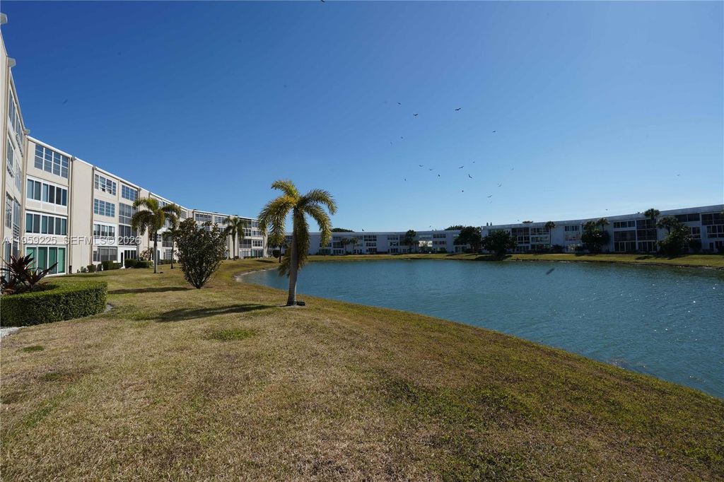 Photo of 226 Wellington G #G, West Palm Beach, FL 33417 (MLS # A11959225)