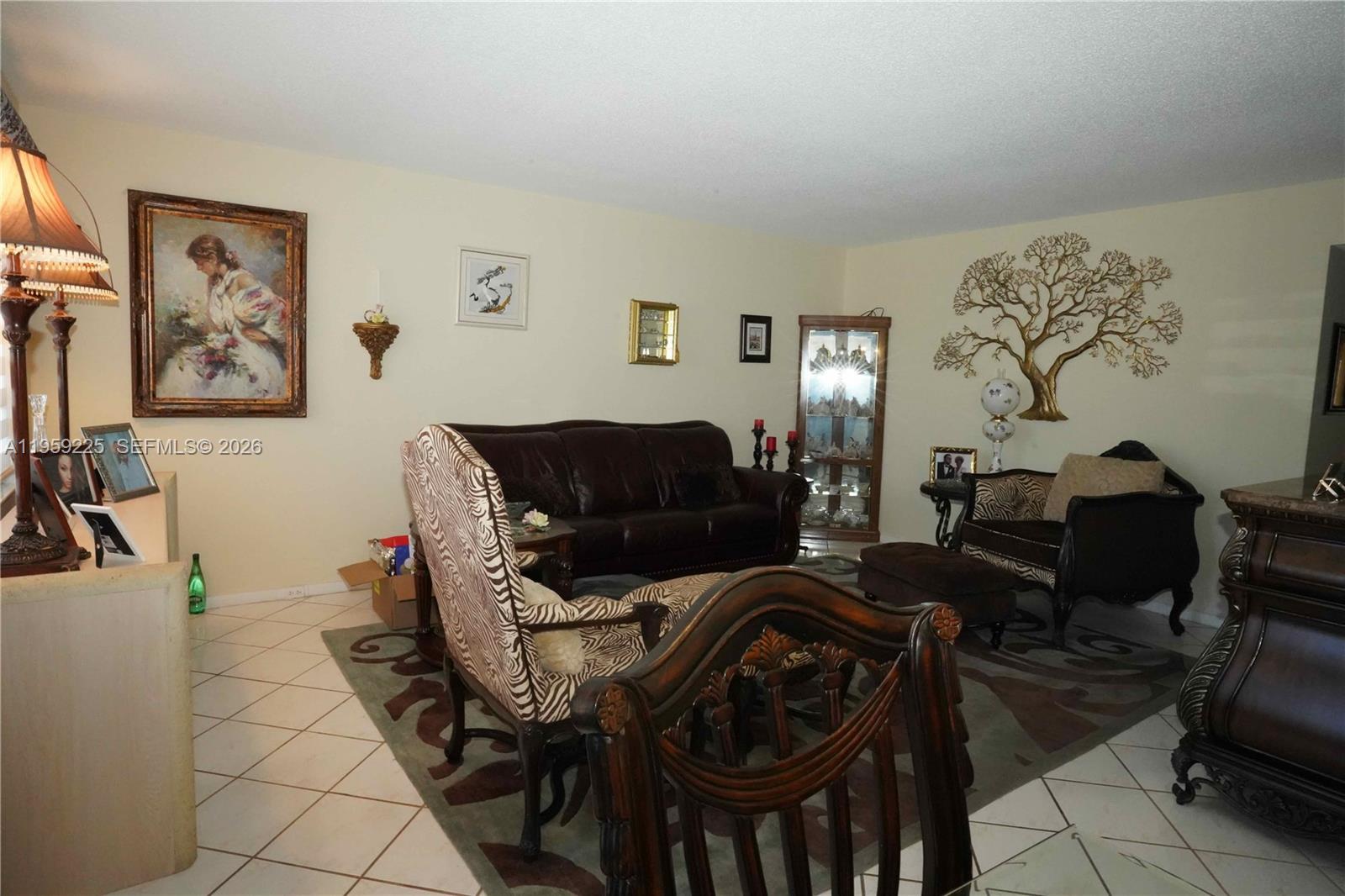 WELLINGTON CONDOS - Residential