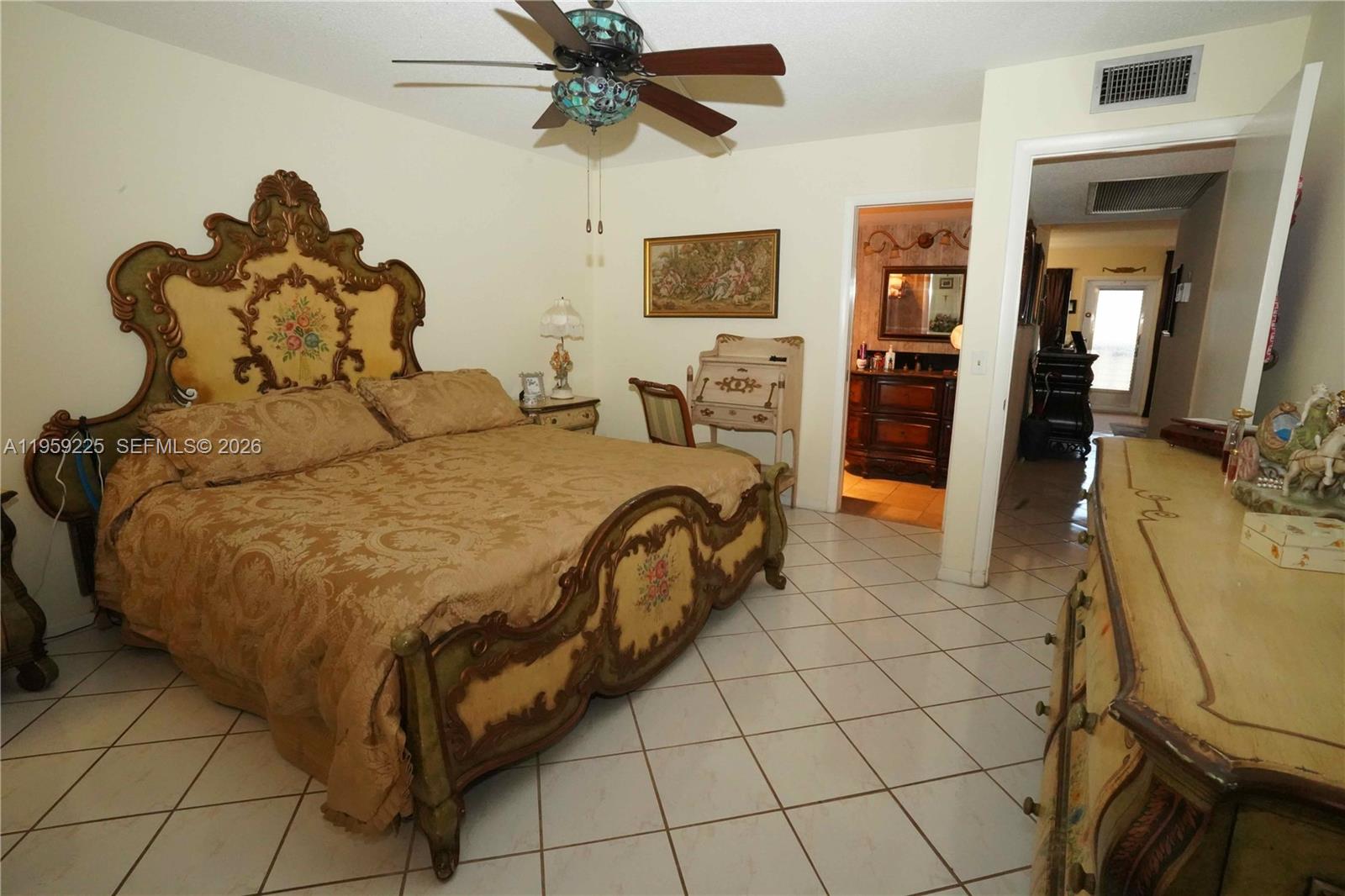 WELLINGTON CONDOS - Residential