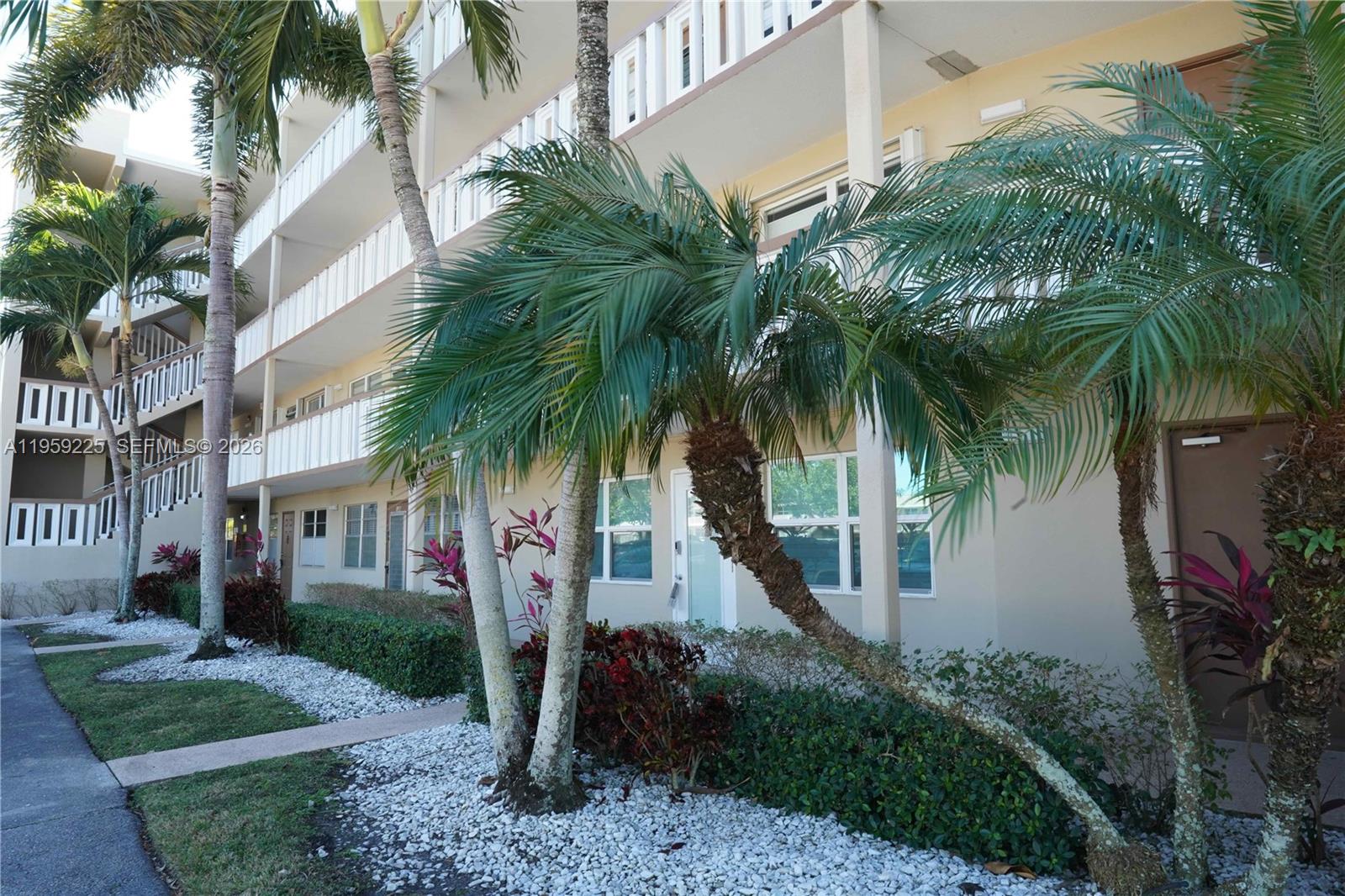 WELLINGTON CONDOS - Residential